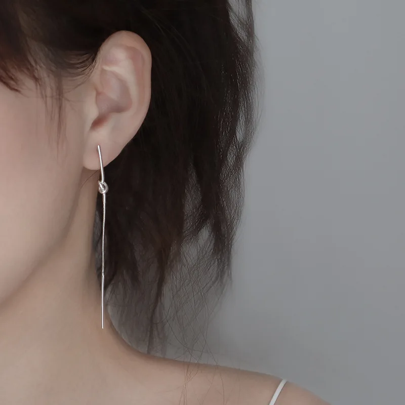 CIAXY Kolor Srebrny Pędzelkiem Węzeł Kolczyki dla Kobiet Temperament Długie Ucha Przewody Kolczyki Moda Biżuteria Proste