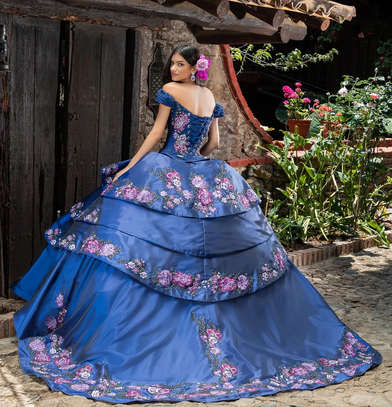Królewskie Niebieskie Sukienki Charro suknia / Sukienka Z otwartymi Ramionami Aplikacje z Koralików Meksykańskie Słodkie 16 Sukienek 15 Anos