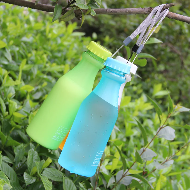 Moda Cukierków Kolor Matowy zamykanego Plastikowego lub herbaty 550 ml BPA Free Przenośna Butelka na Wodę dla Podróży Joga, Jogging Kemping