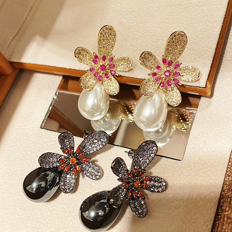 Luksusowe dekoracje ślubne akcesoria odzież najwyższej jakości sześciennych cyrkon mikro utorować kwiat perła ślubne kolczyki dla nowożeńców